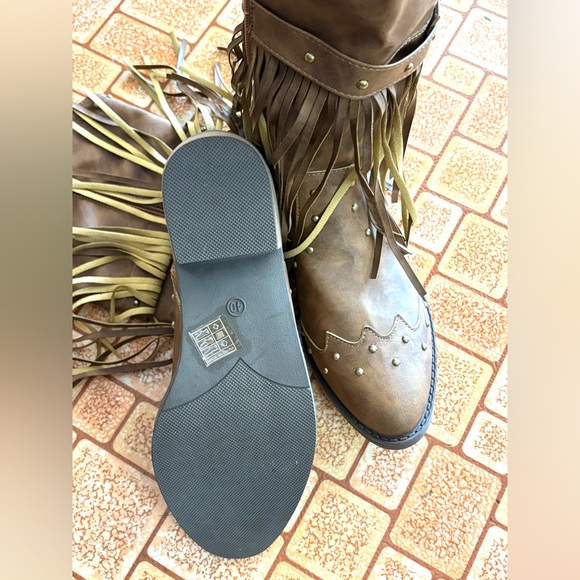 🆕Women’s Western Mid-Calf Tan To Light Brown Colored Cowboy Boots. Size 8. - Picture 6 of 7